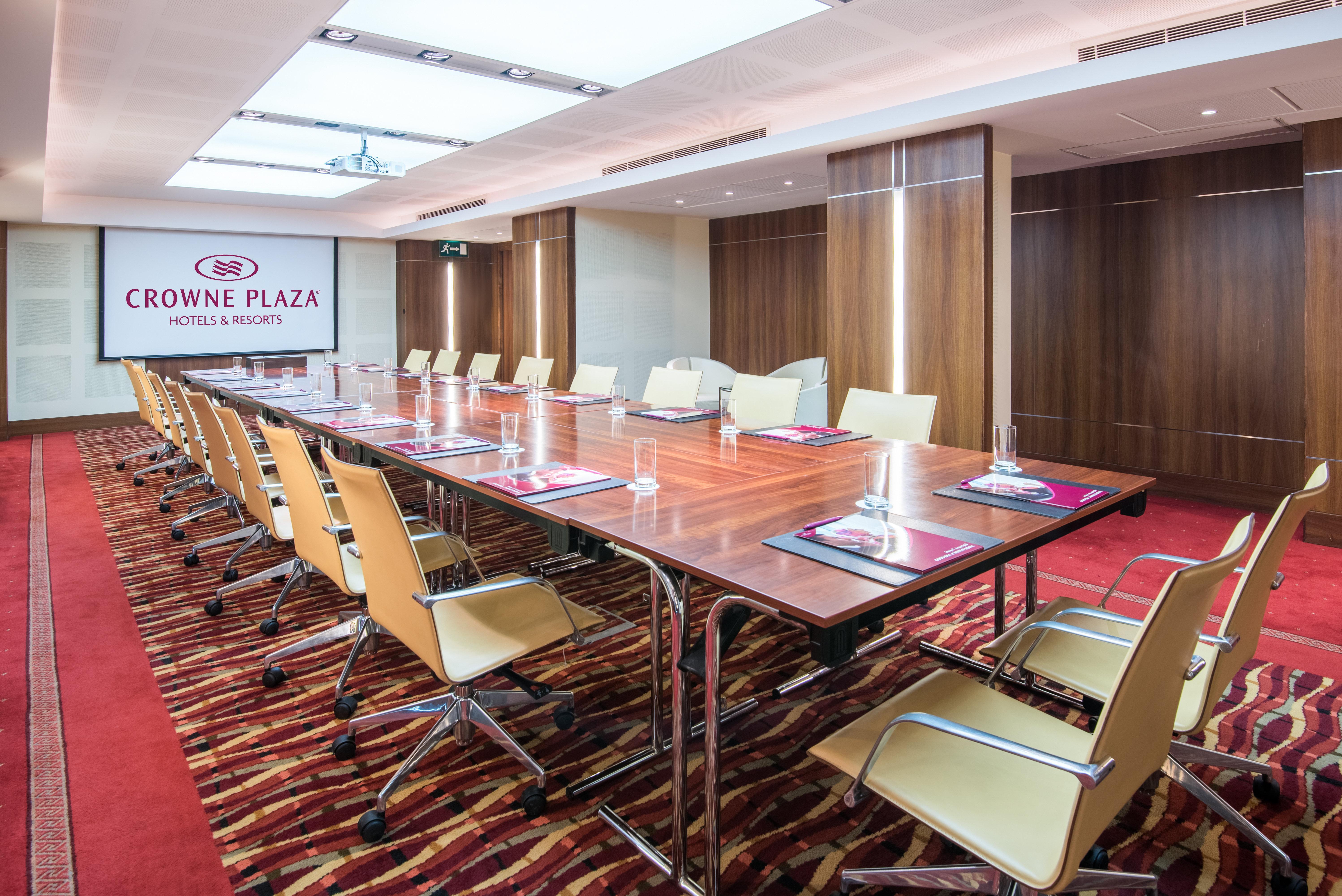 Crowne Plaza Kuwait Al Thuraya City By Ihg Кувейт Экстерьер фото