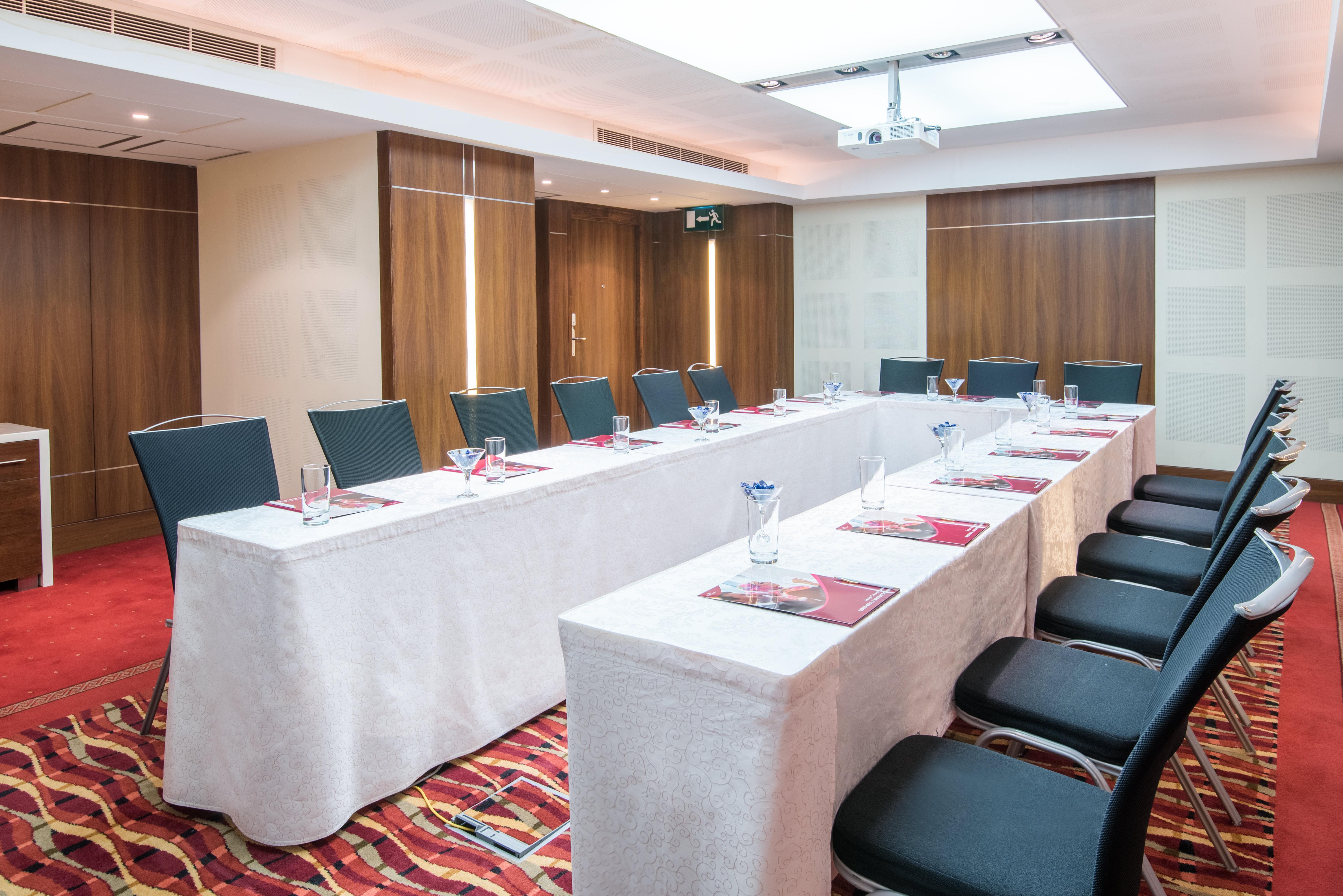Crowne Plaza Kuwait Al Thuraya City By Ihg Кувейт Экстерьер фото